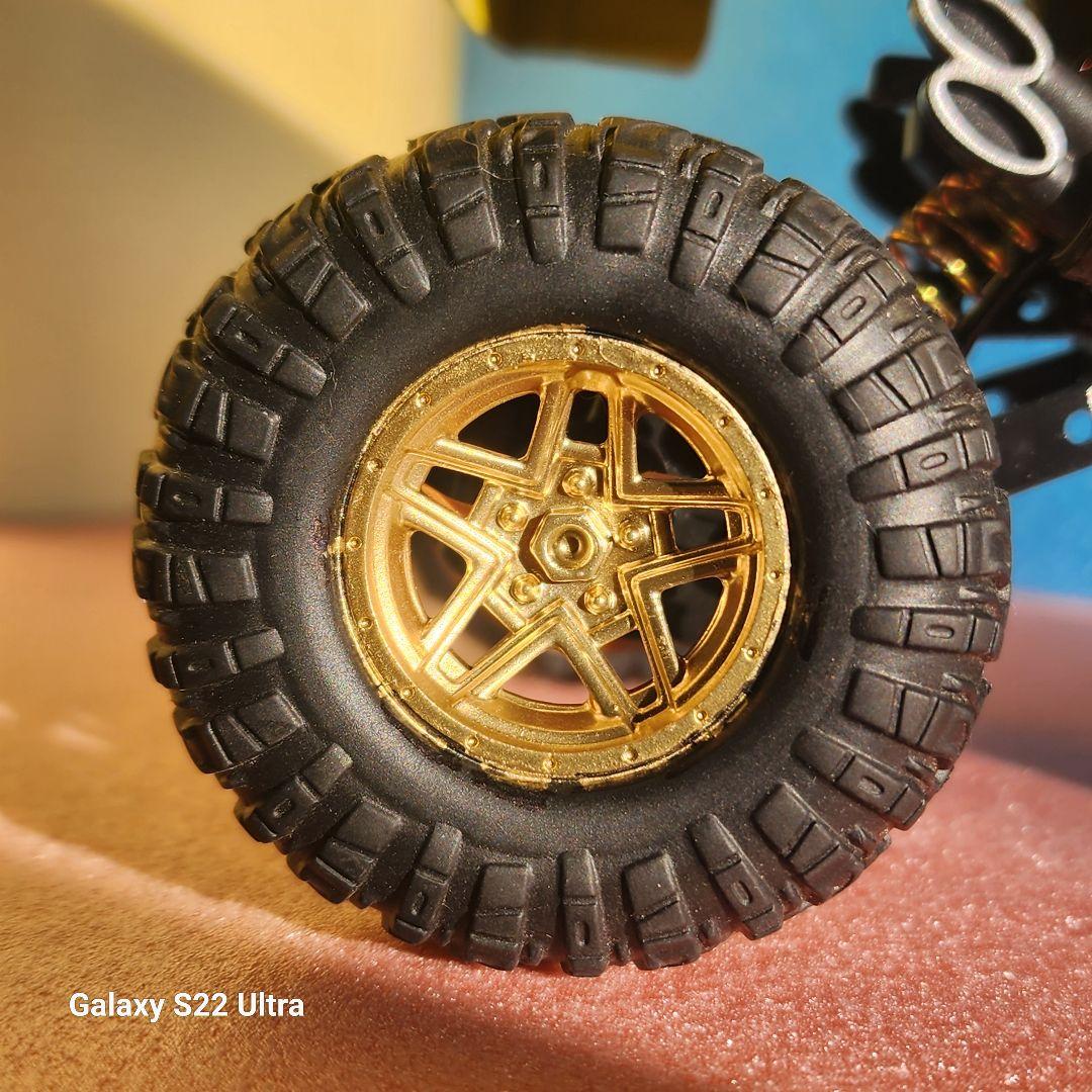 ハイリフト　ハイエースムーンアイズ、モンスタートラック風