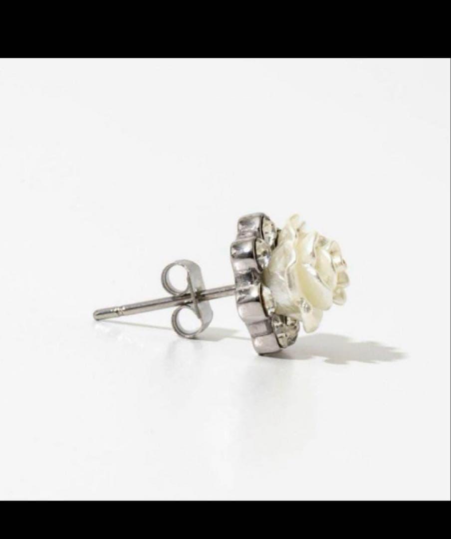 【FC限定】 JSB LAND ホワイトローズピアス　3900円に変更