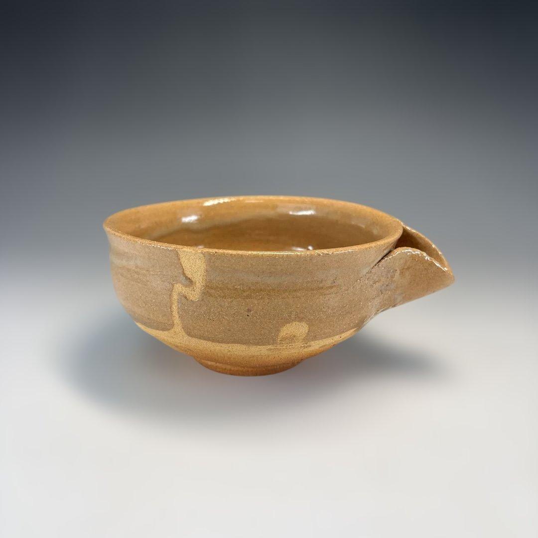 【中古品】岡本作礼造　奥高麗片口茶碗　繋駒写