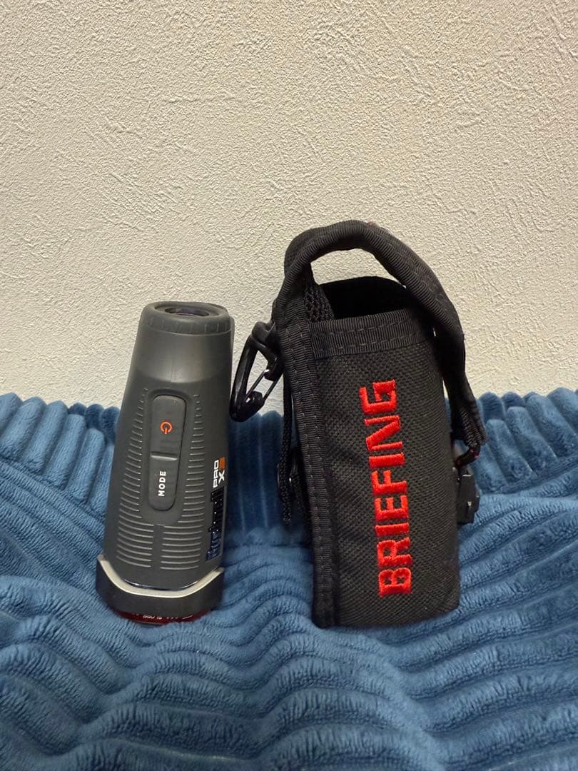 Bushnell Pro X 3 距離計　ブリーフィングケース、電池3個付き