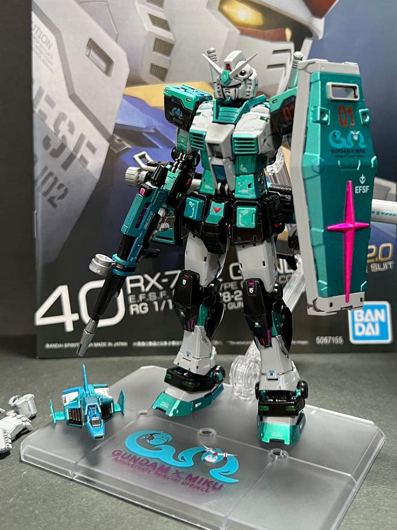 RG 1/144 RX-78-2ガンダムVer.2.0塗装完成品初音ミクカラー