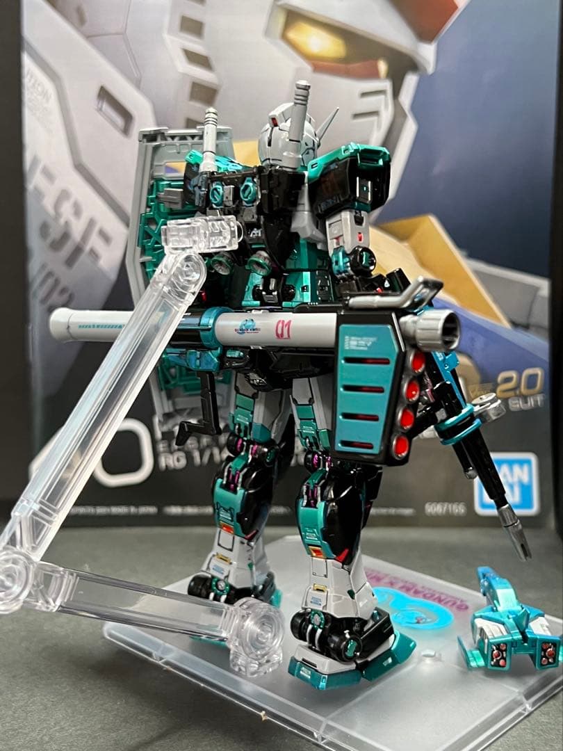RG 1/144 RX-78-2ガンダムVer.2.0塗装完成品初音ミクカラー