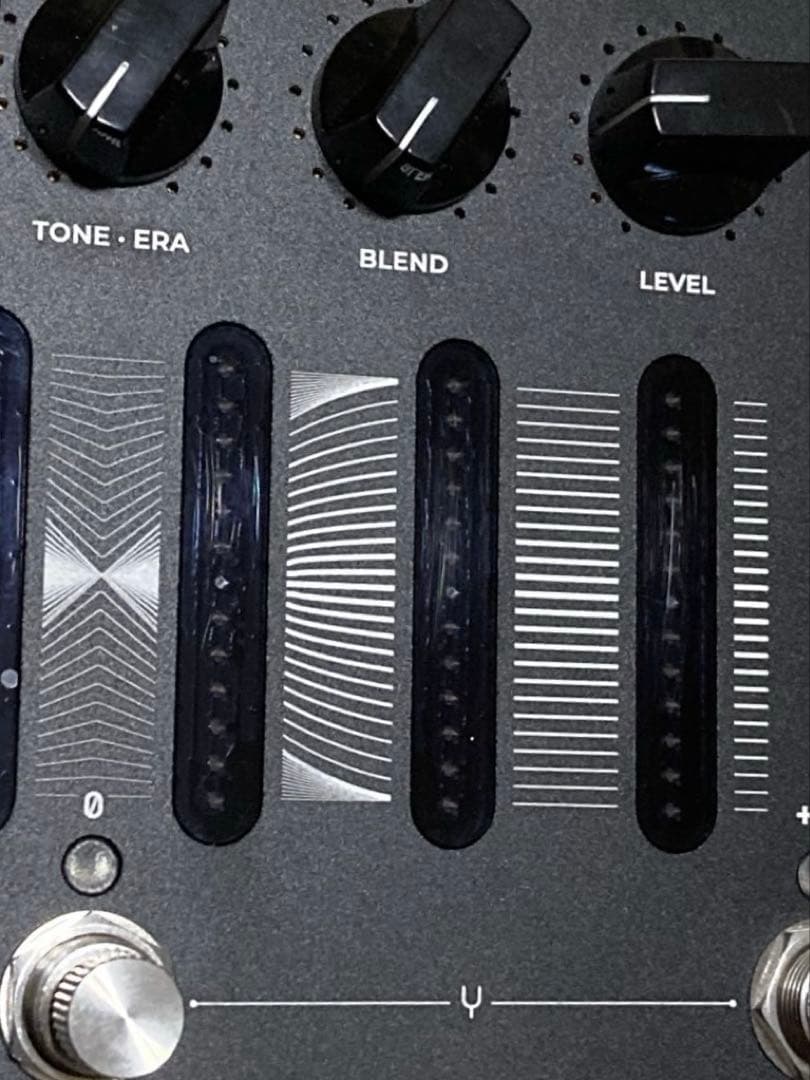 Darkglass Infinity と MIDIfootswitch のセット