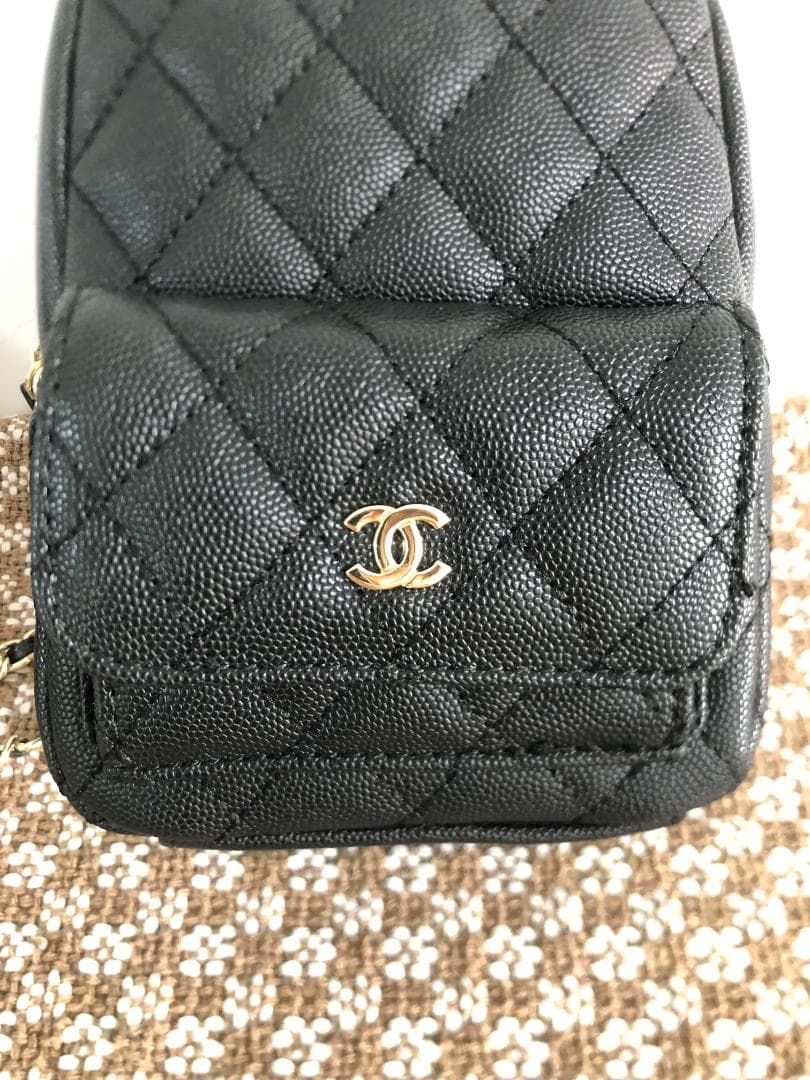 ブラックバックパック　ブラック　高級感　女性 バッグ