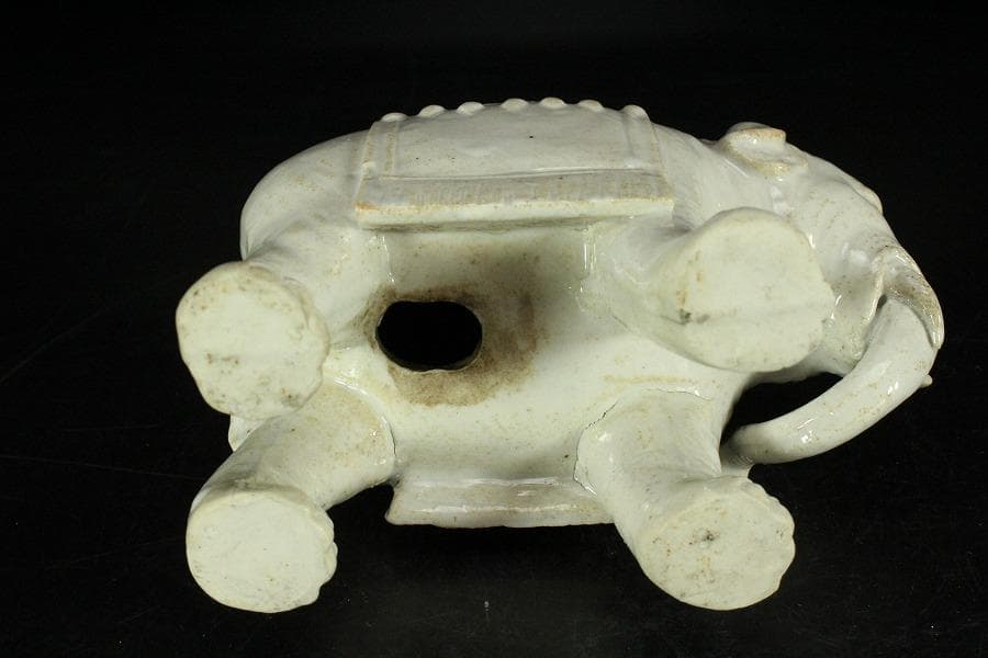 白磁 象乗 置物(K-LC875)