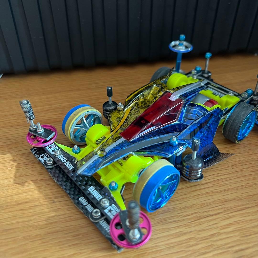 ■激レア　ミニ四駆　完成品　加工　アバンテ　仮面ライダーダブル　ルナ・トリガー風