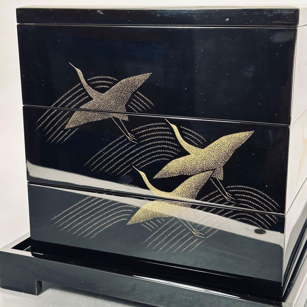 a352 送料無料 輪島塗 巨匠 三谷吾一作 千羽鶴 沈金 三段重 在銘 共箱