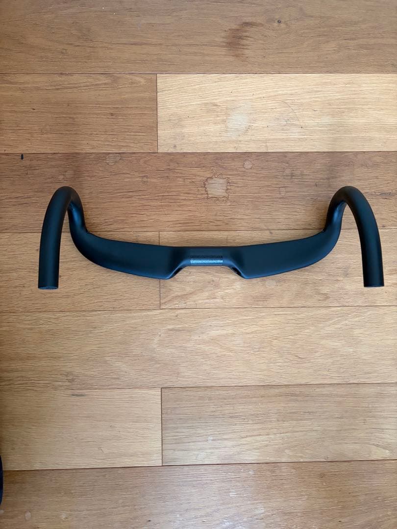 TNI AEROFAST カーボン ハンドルバー　400mm