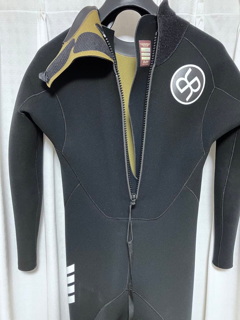 RASH WETSUITS ラッシュウエットスーツ