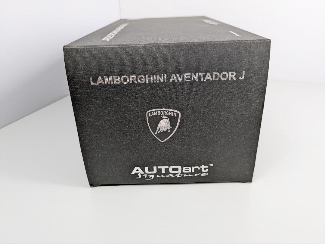 1/18 ミニカー ランボルギーニ　アヴェンタドール J オートアート　レッド