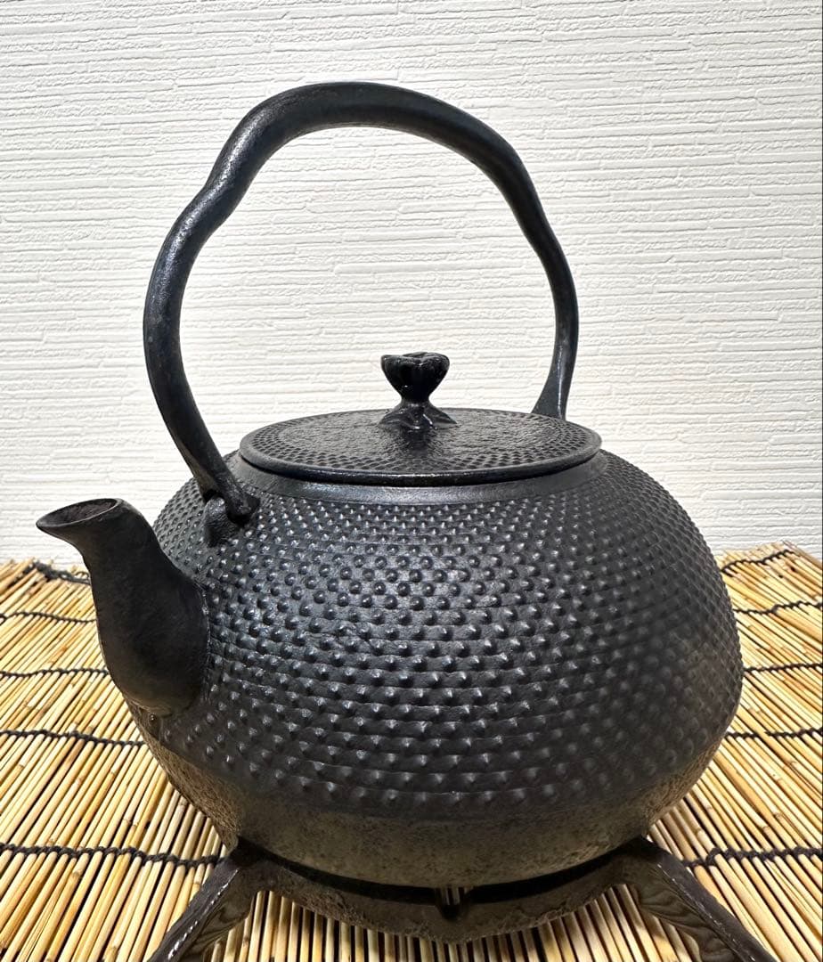 未使用品　南部照光堂 心斎作　木瓜鉉　１８型アラレ　南部鉄瓶　南部鉄器　鉄瓶