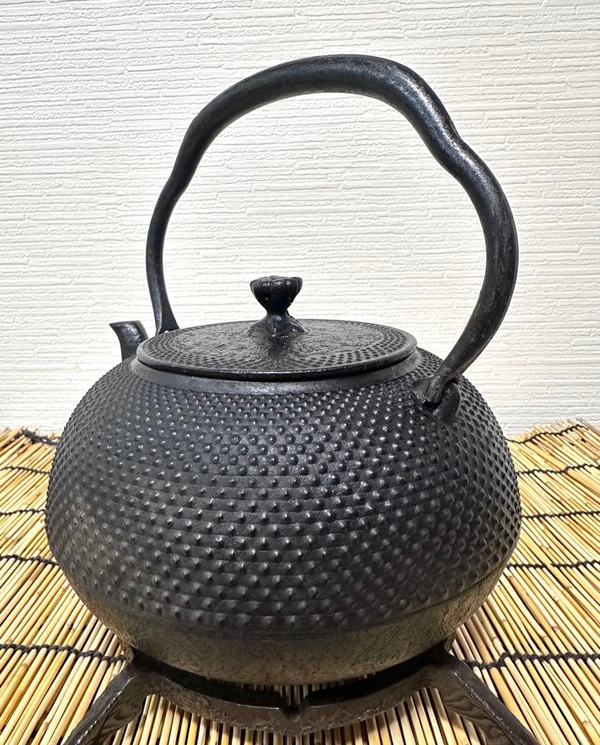 未使用品　南部照光堂 心斎作　木瓜鉉　１８型アラレ　南部鉄瓶　南部鉄器　鉄瓶