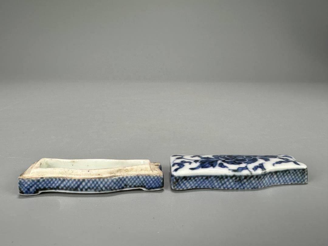 中国美術　清朝　清時代　青花花卉文　玩字款　香合　染付蓋物　香道具　唐物　古物