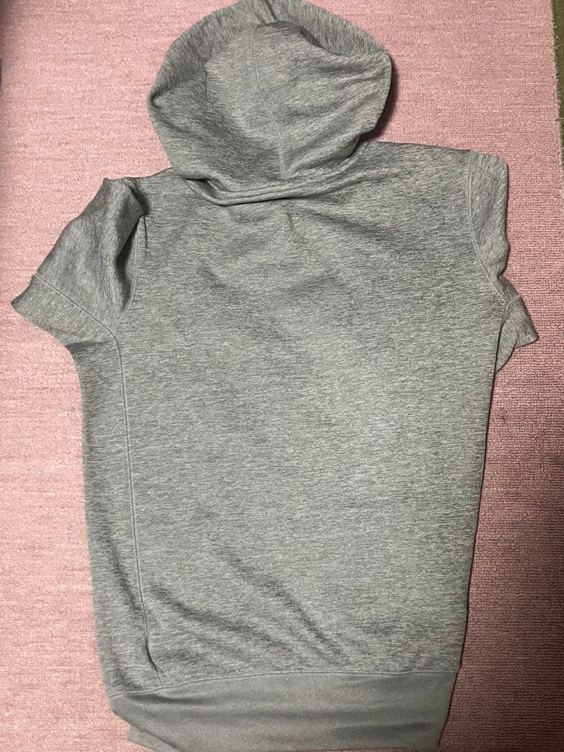 日本未発売　ドジャースポストシーズン2024進出記念パーカー　グレーMサイズ