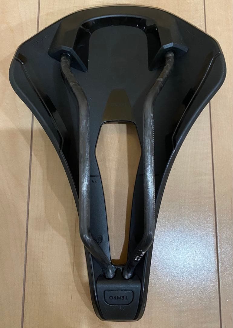 fizik フィジークARGO R1 サドル ブラック