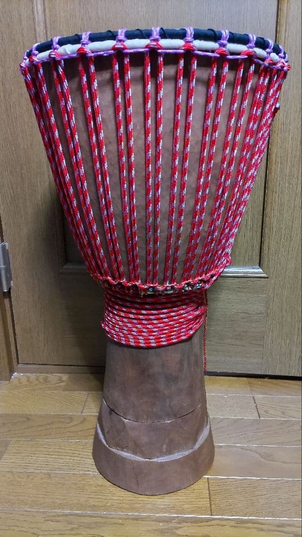 ジャンベ　西アフリカの太鼓