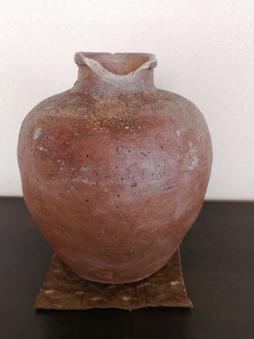 №82　古信楽の壺　特有の柔らかい土肌。　信楽　壺