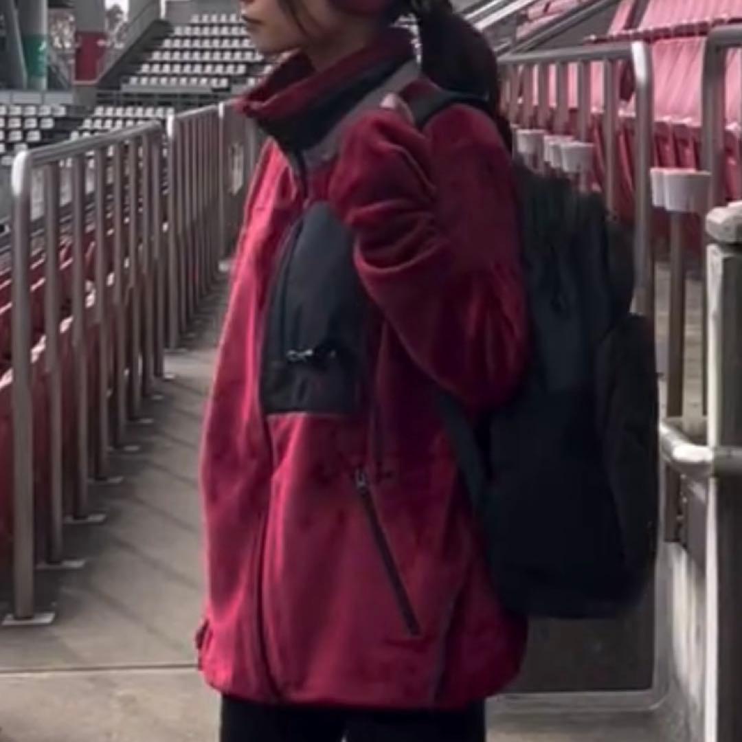 鹿島アントラーズ　フリースジャケット レッド