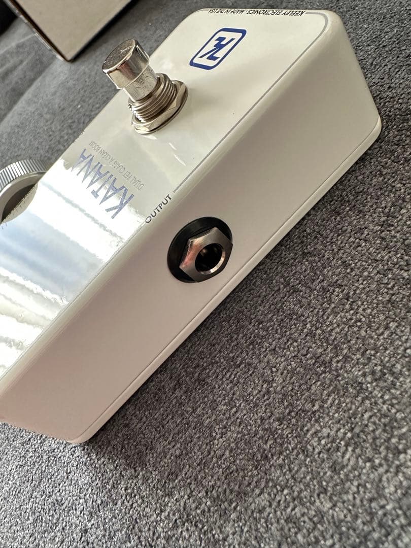 美品 KEELEY KATANA BOOST ‘Throwback White’