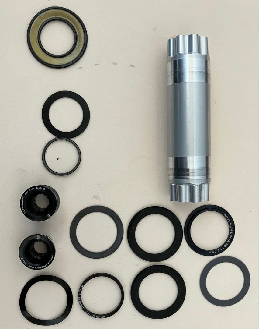 美品★軽量！CANNONDALEホログラム Siクランクセット172.5mm