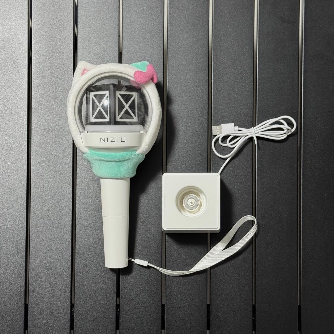 NiziU ペンライト 充電ケーブル、ペンライトカバー（マユカ）付 動作確認済