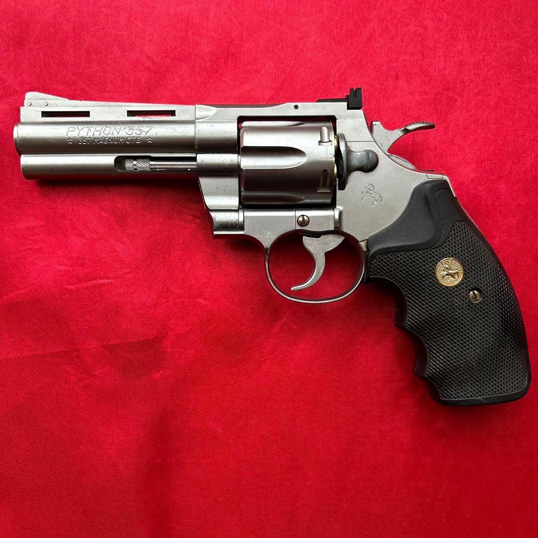 廃盤希少　東京マルイ　24連射ガスリボルバーコルトパイソン357マグナムシルバー