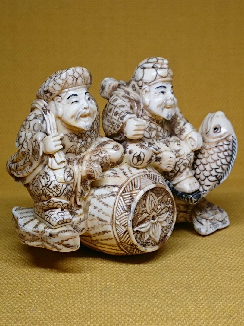 細密彫刻　天然素材　大黒天　恵比寿　置物　インテリア　工芸品　美術品　A3382