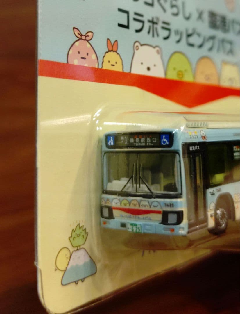 トミーテック N295A すみっコぐらし×臨港バス コラボラッピングバス
