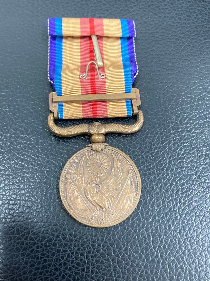 A！銀製　記念章　勲章　記章　バッチ　メダル　おまとめ５点セット