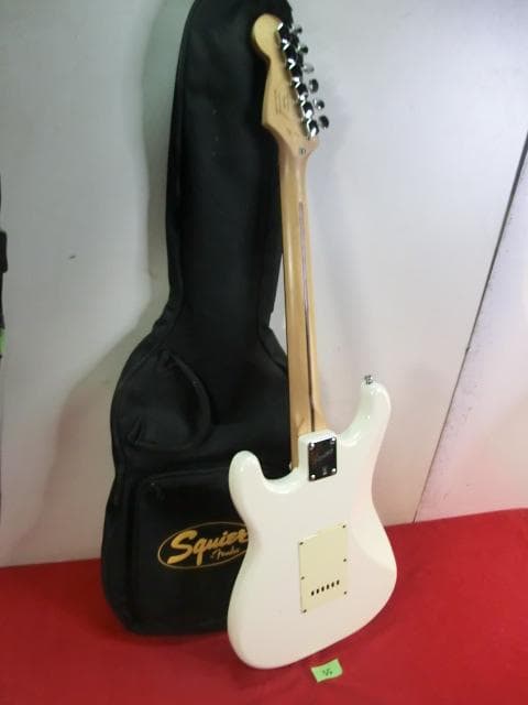 55：Squier Bullet Strat　Fender　エレキギタージャンク