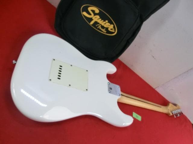 55：Squier Bullet Strat　Fender　エレキギタージャンク