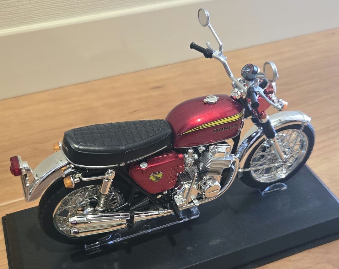 ホンダ CB750FOUR キャンディレッド アオシマ 1/12 バイク