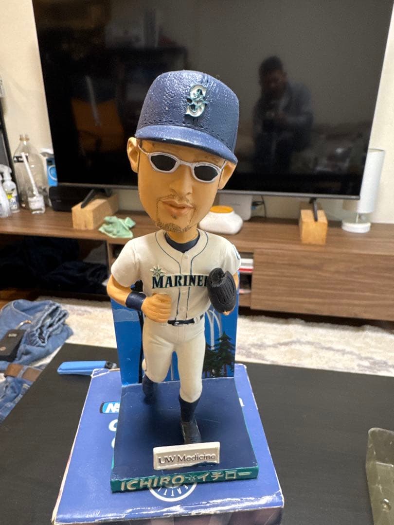 【箱あり】イチロー ボブルヘッド 2008 マリナーズ FSN サングラス　②
