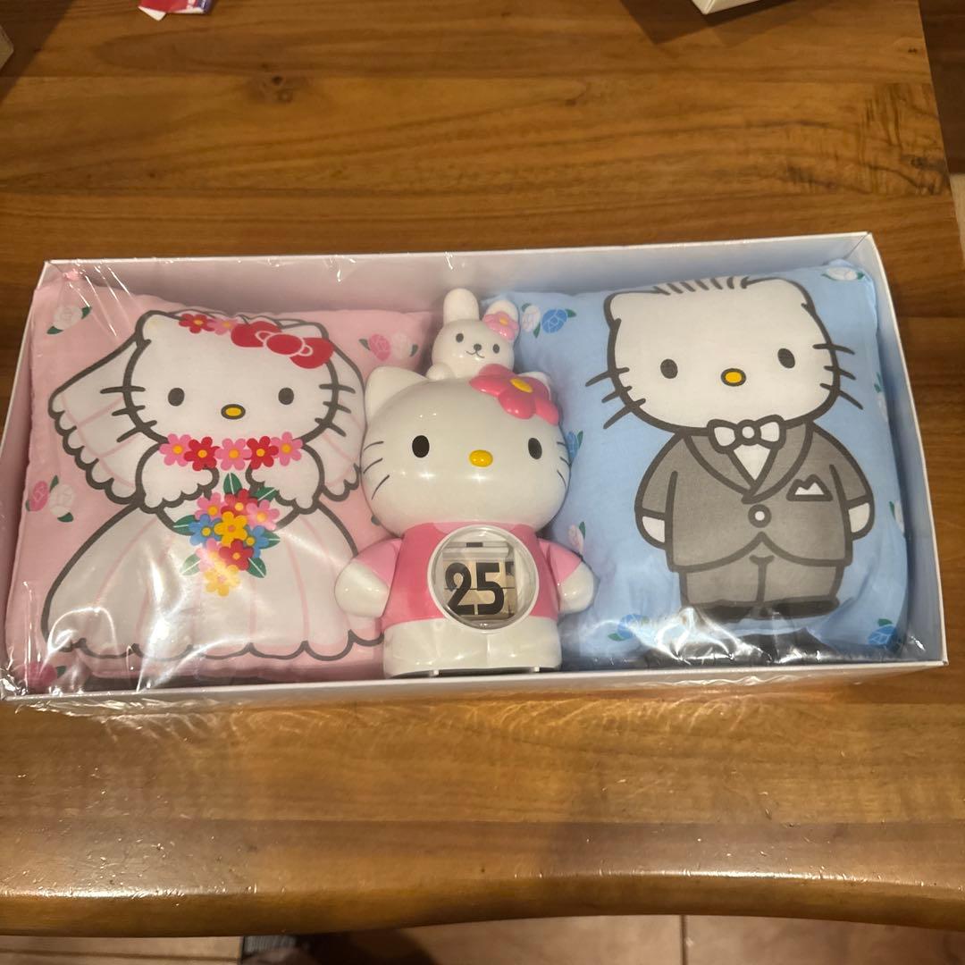 u*）様 激レア　キティちゃん　パタパタカレンダー　セット