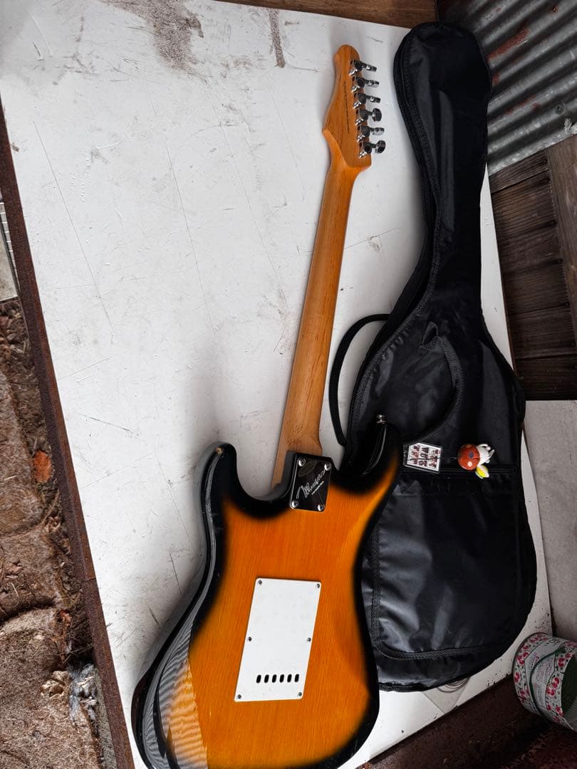 【現状品】 エレキギターCREATIVE MIND弦楽器 楽器 ソフトケースあり