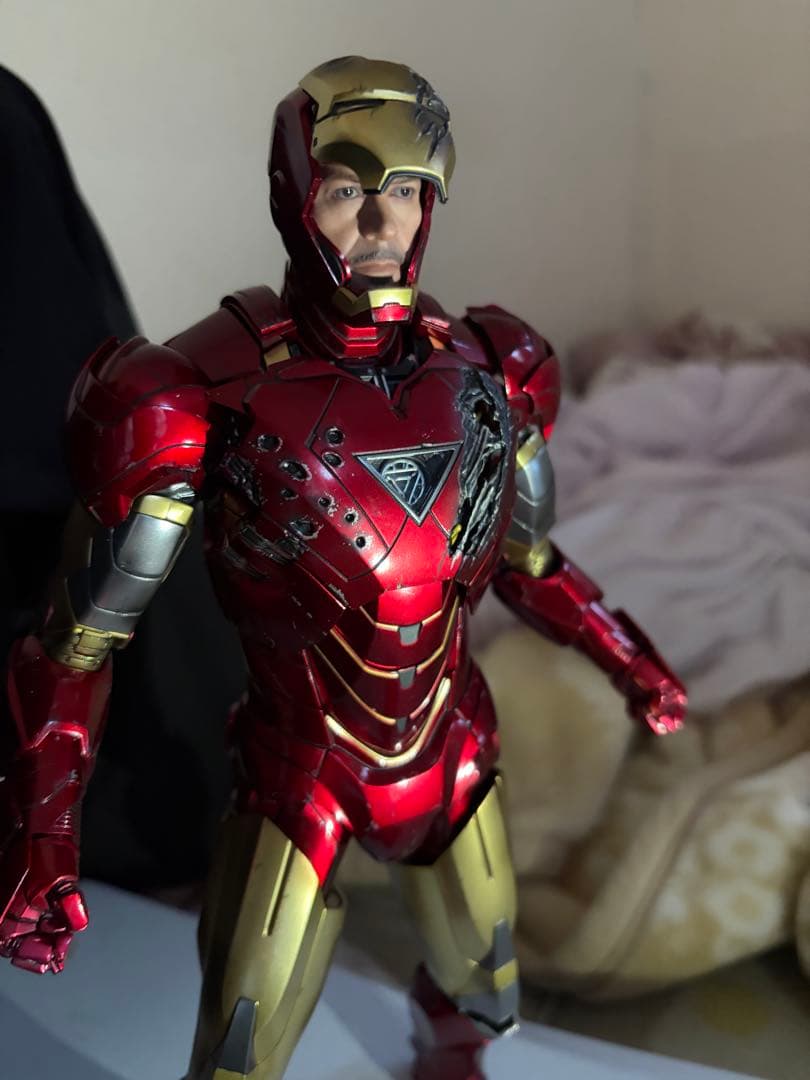 ホットトイズ　アイアンマンマーク6 ダイキャスト