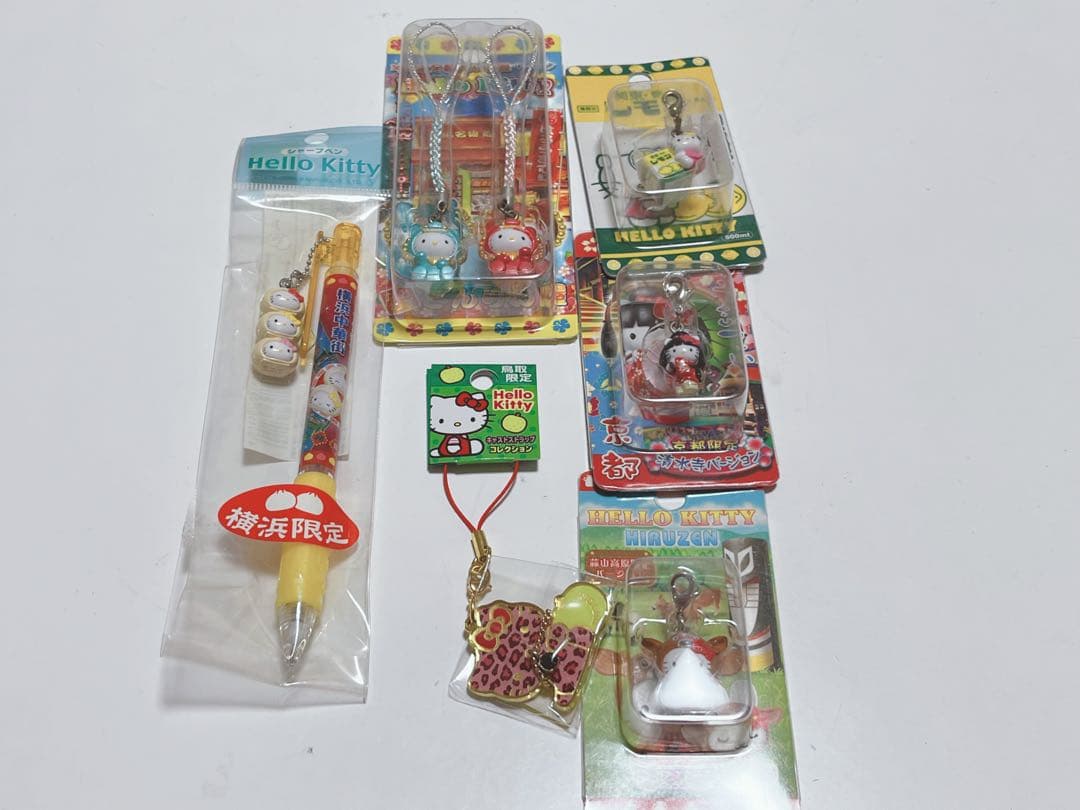 d*7様 ご当地　ハローキティ ストラップ その他　55個セット