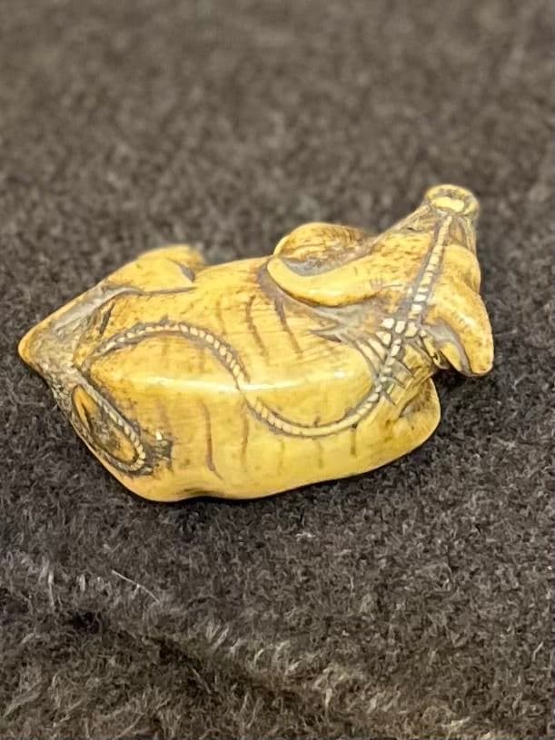 アンティーク 水牛の根付け　骨董