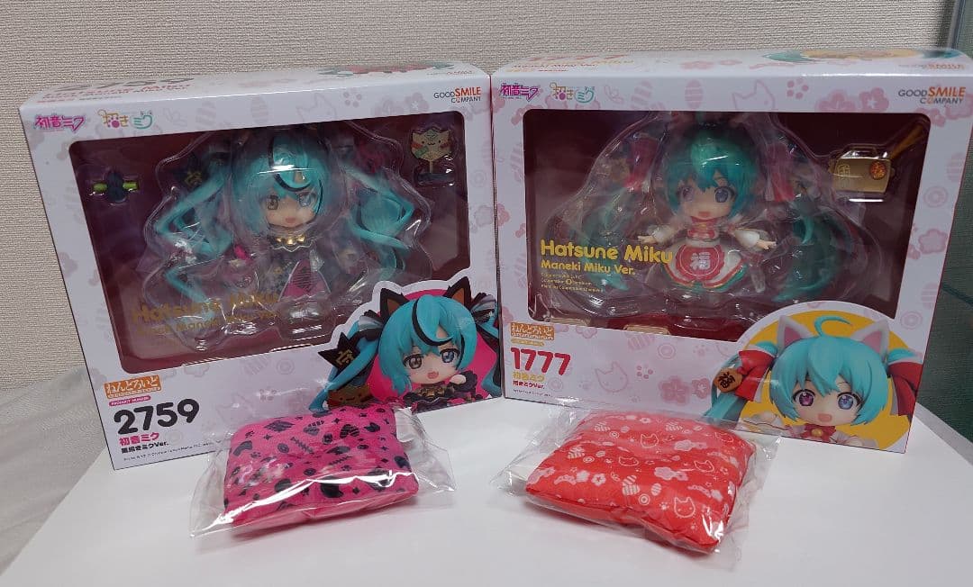 ねんどろいど 初音ミク 招きミクVer 黒招きミクVer. 専用猫座布団付き