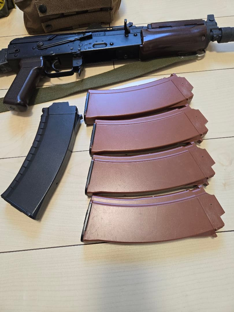 【東京マルイ】次世代AKS74U＋バック＋マガジン5本＋ベルトインサート付＋弾