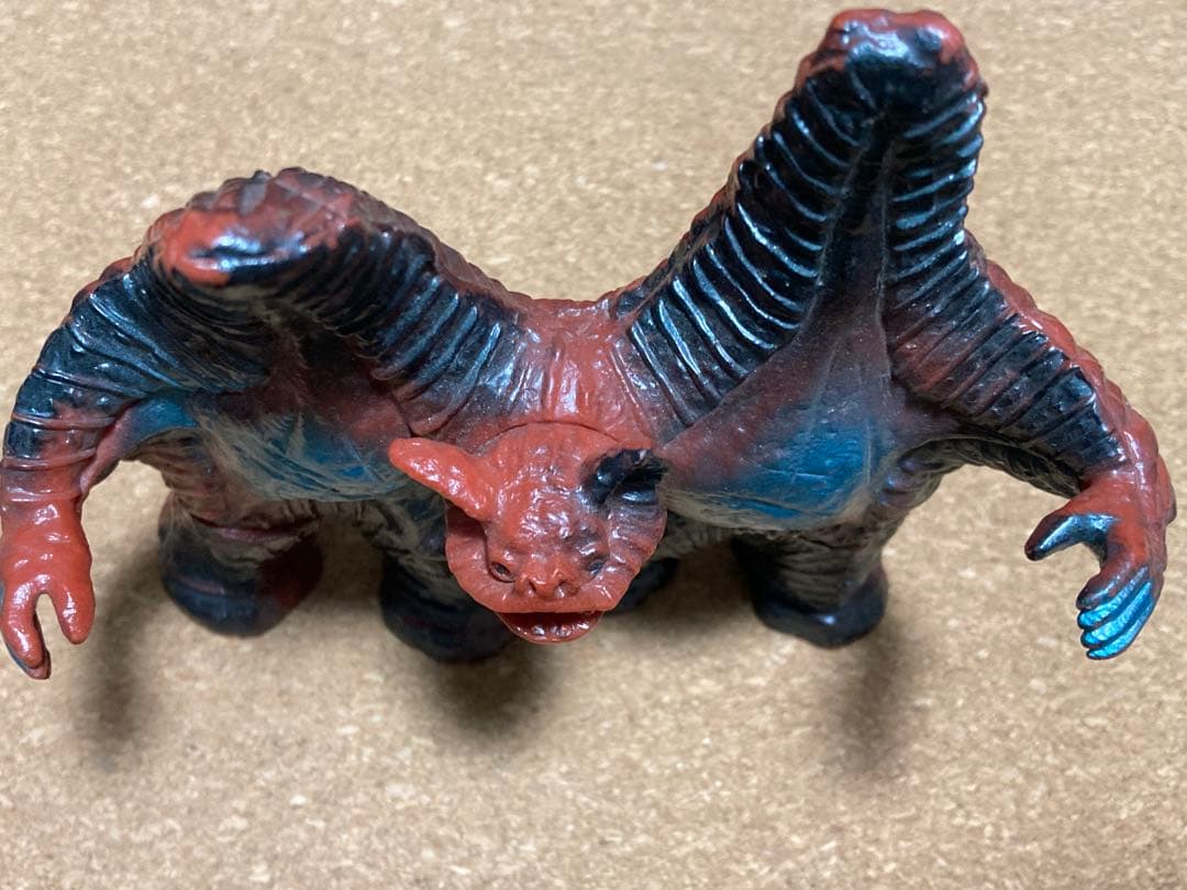 ペスター キングザウルス ポピー ソフビ ウルトラマン 約14cm