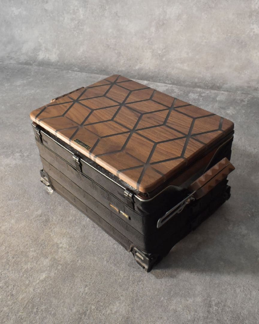 WANTKEYCAMP オマージュ/脚付シェルコン＋ウォルナット×レジン