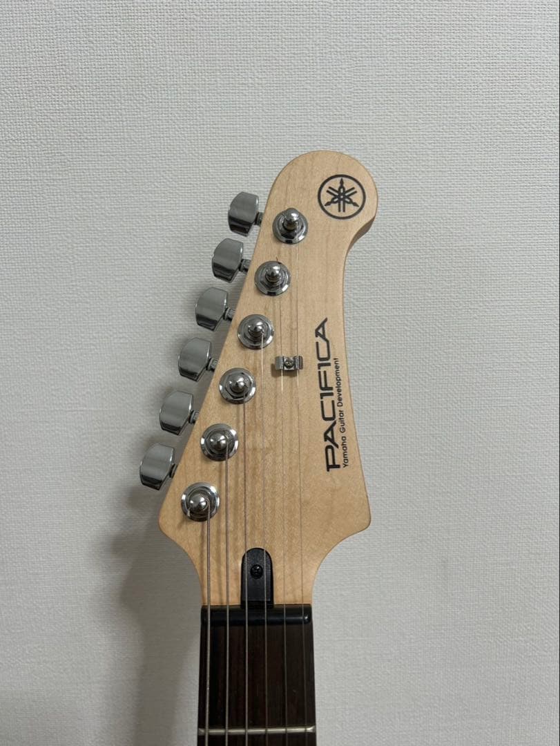 ギター Yamaha PACIFICA 112V