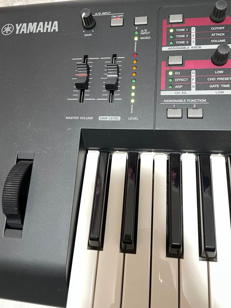 Yamaha MOX6 シンセサイザー