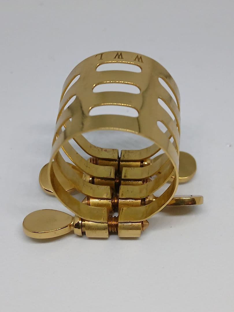 アルトサックス　リガチャー　4ネジタイプ　ハードラバー用　良品！