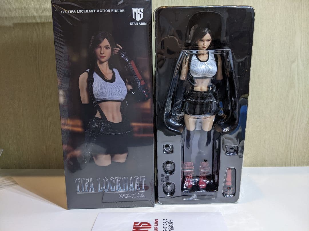 1/6 ティファ ホワイトタンクトップ と ブラックショートスカート.Ver