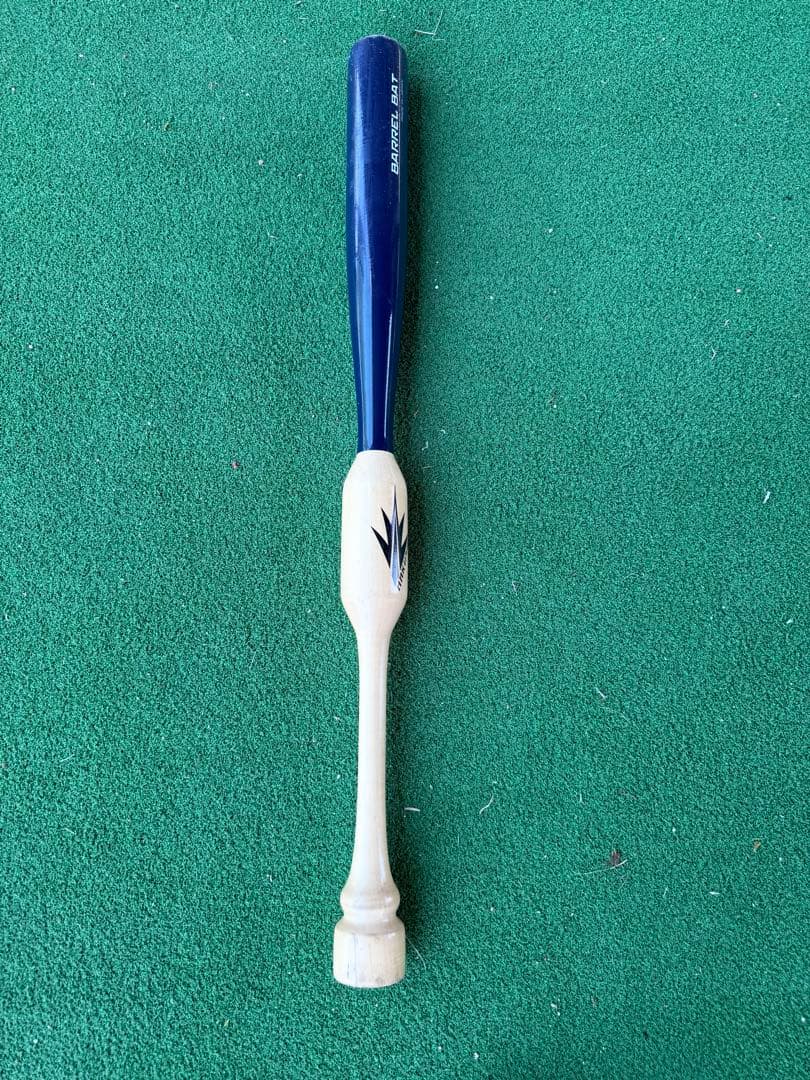 バレルバット　吉田正尚モデル　約84cm ネイビー/ナチュラル