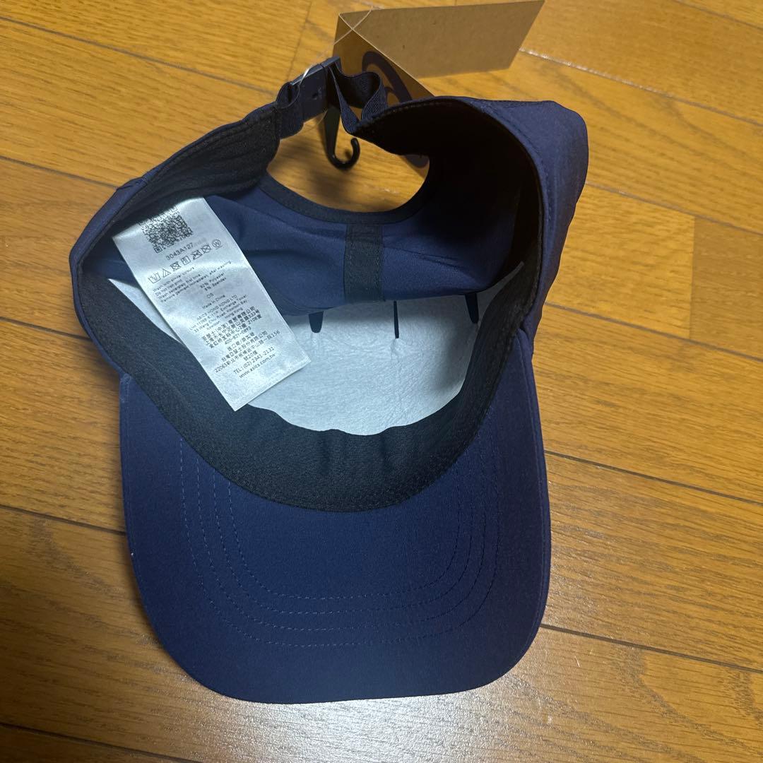 APCとasicsのテニスぼうし