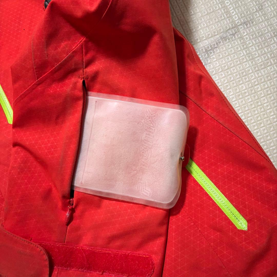 phenix フェニックス　スキー　スノーボードウェア　ジャケット