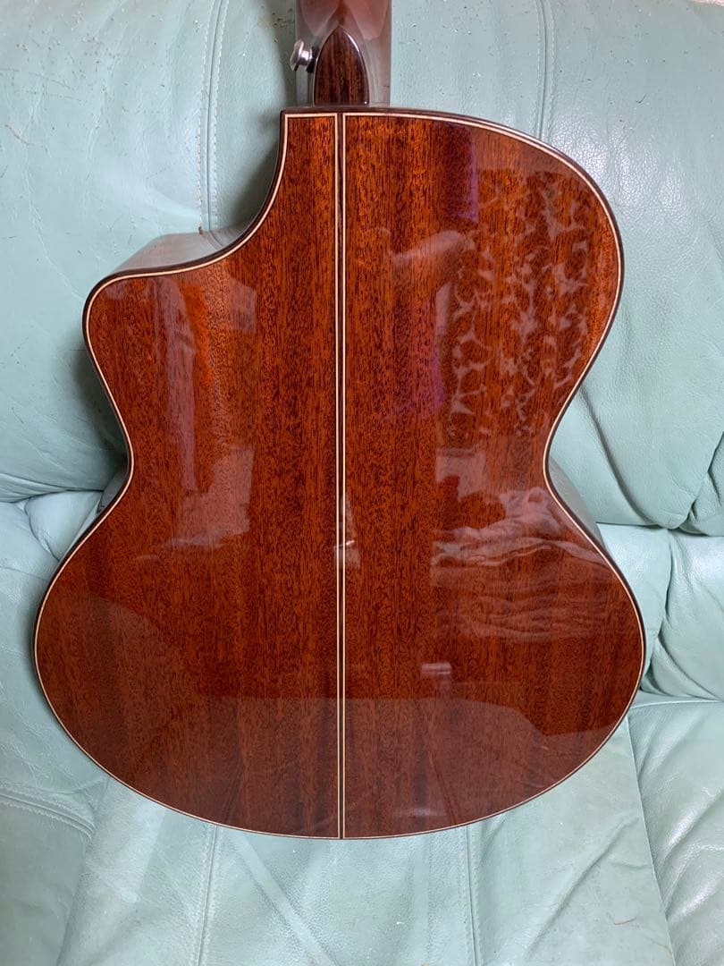 ナターシャギター　THE CAT